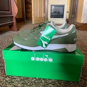 GREEN DIADORA SNEAKERS SIZE 11
